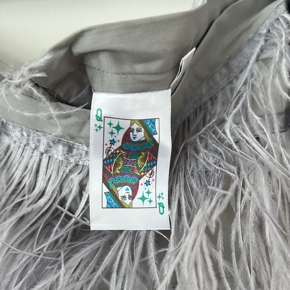 Gray Feathered Skirt - Picture 2 of 3